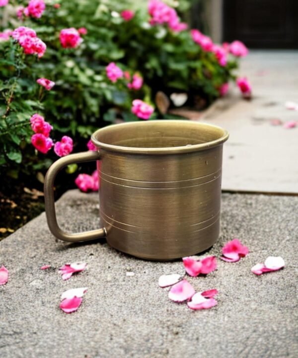 Brass mug with handle